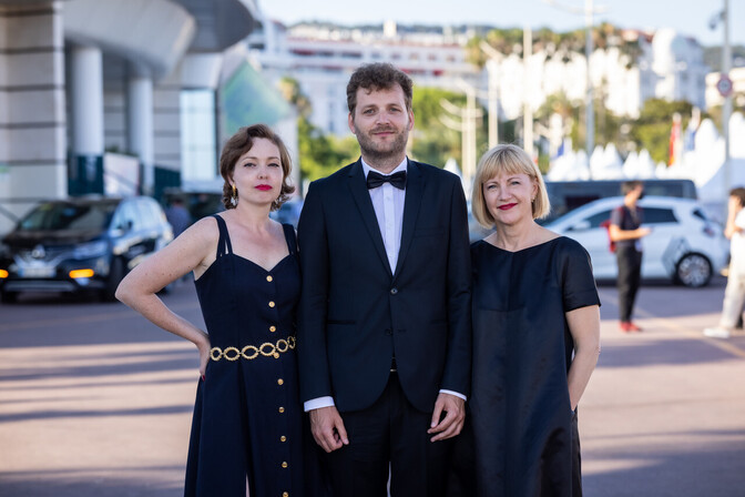 Livia Ulman, Andris Feldmanis, Riina Sildos Cannes'is. Foto: Erlend Staub/ERR.