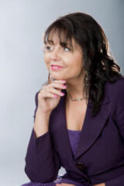 Angela Reinart