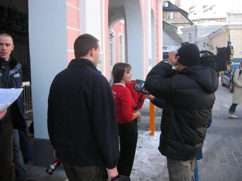 Fotol intervjuu adnmine Riigikogu ees - Läänemets, Veldre, Jakobson