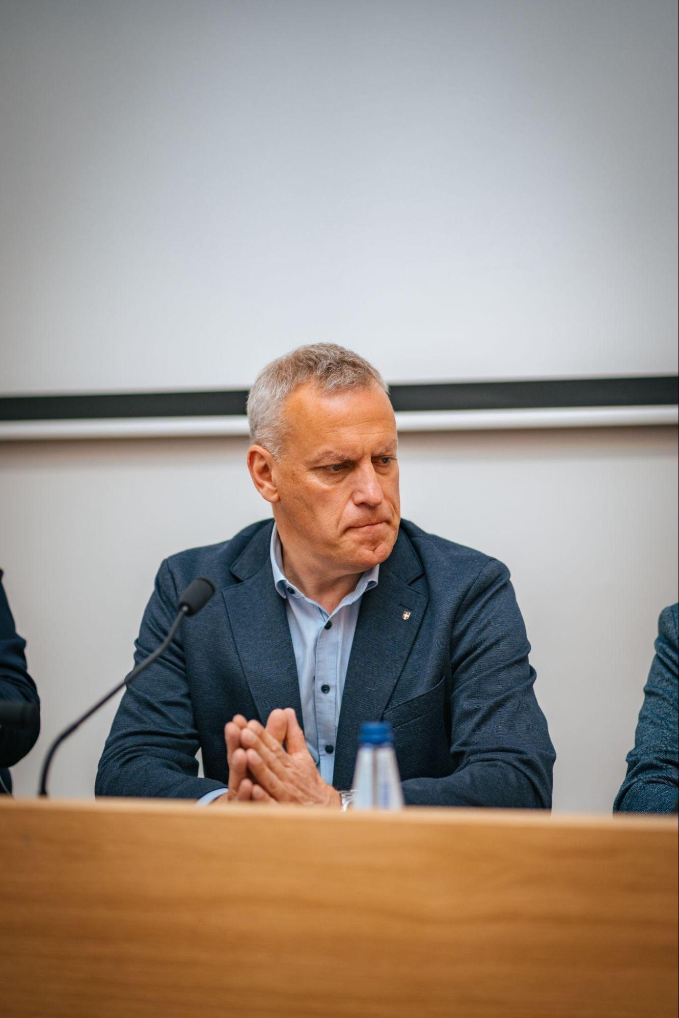 Mikro