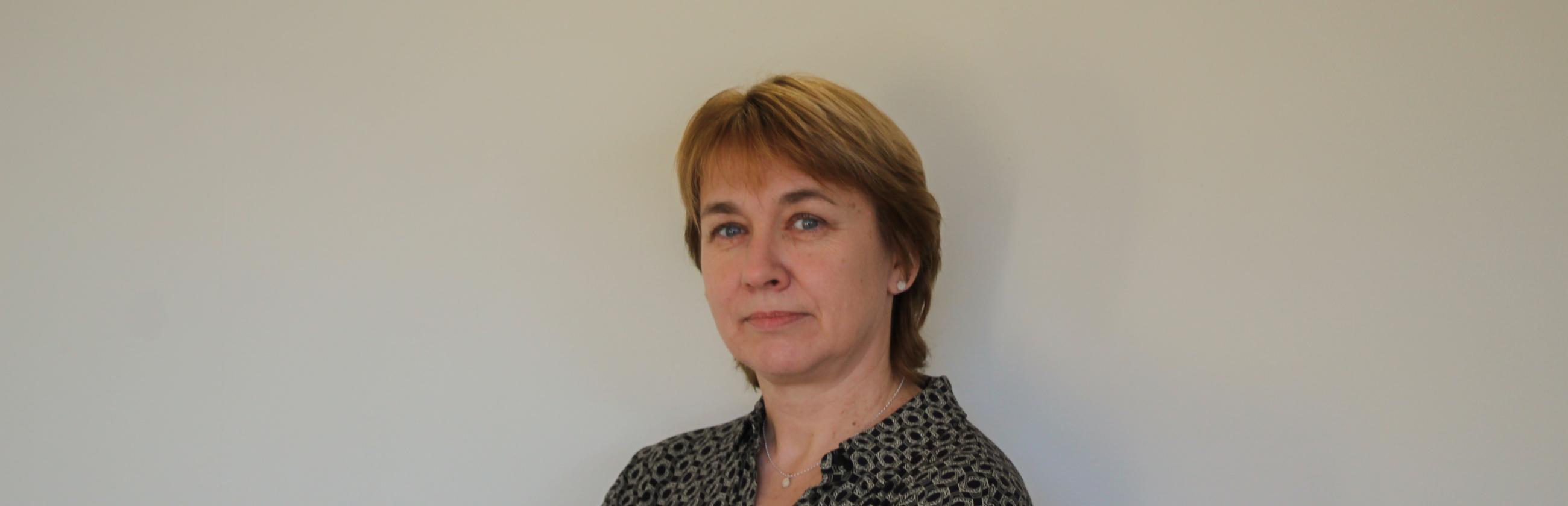 Liia Lauri seisab tahvli ees