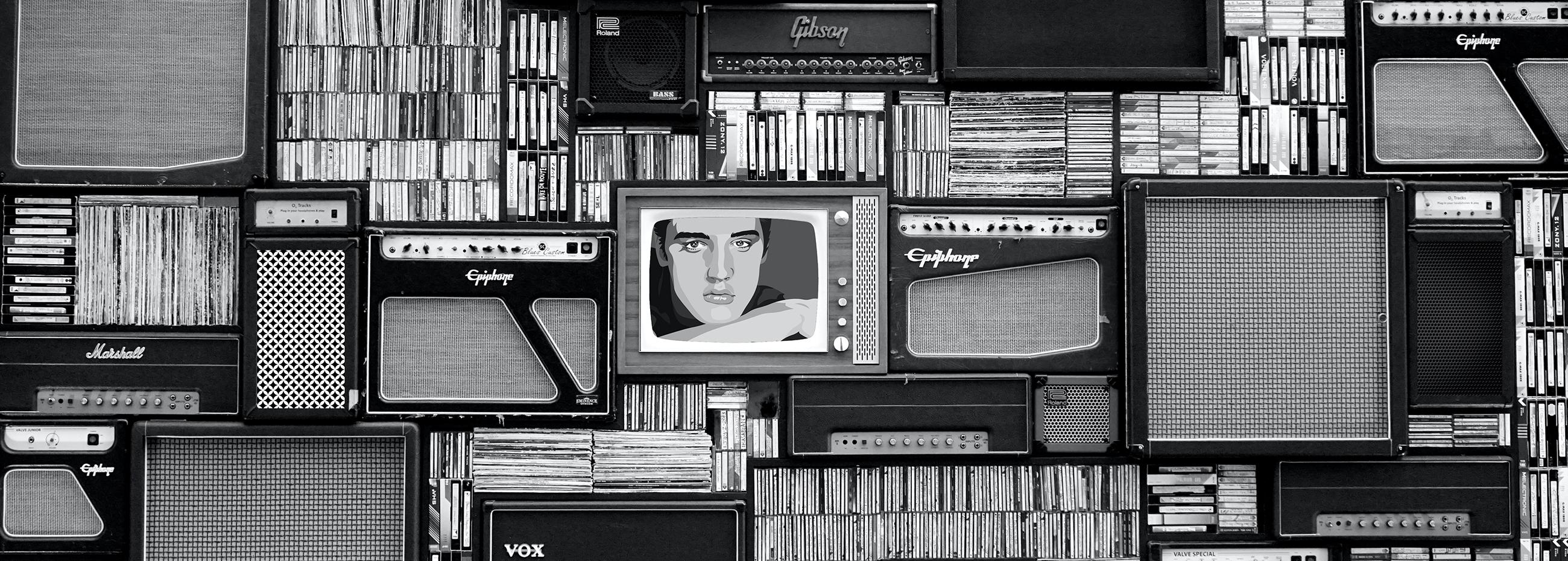 Must-valge pilt teleritest, raamatutest ja helivõimenditest. Kesksest telekast paistab Elvis Presley nägu.