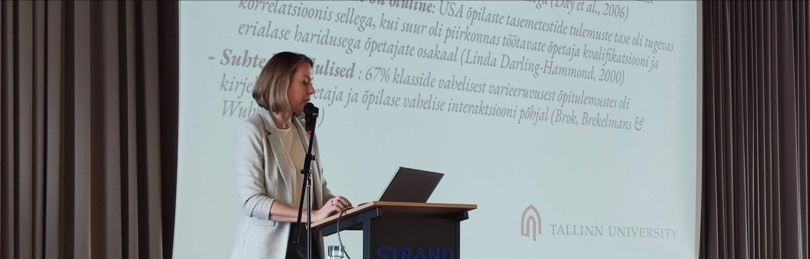 Katrin Poom-Valickis ettekannet pidamas