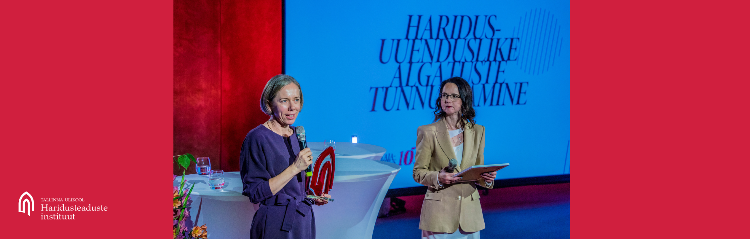 TLÜ haridusinnovatsiooni prorektor Kristi Klaasmägi ja haridusteaduste instituudi direktor Tiia Õun 2024. a haridusuuendusliku algatuse auhinna üleandmisel. pilt