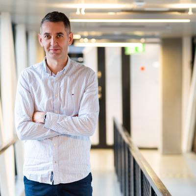 Mikola Misjuk akadeemiline vajadus viis jalgpallurite asümmeetria uurimiseni