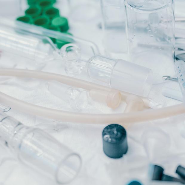 Labori vahendid laual