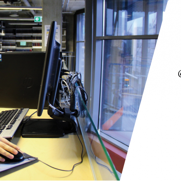 informaatikatudeng arvutit kasutamas