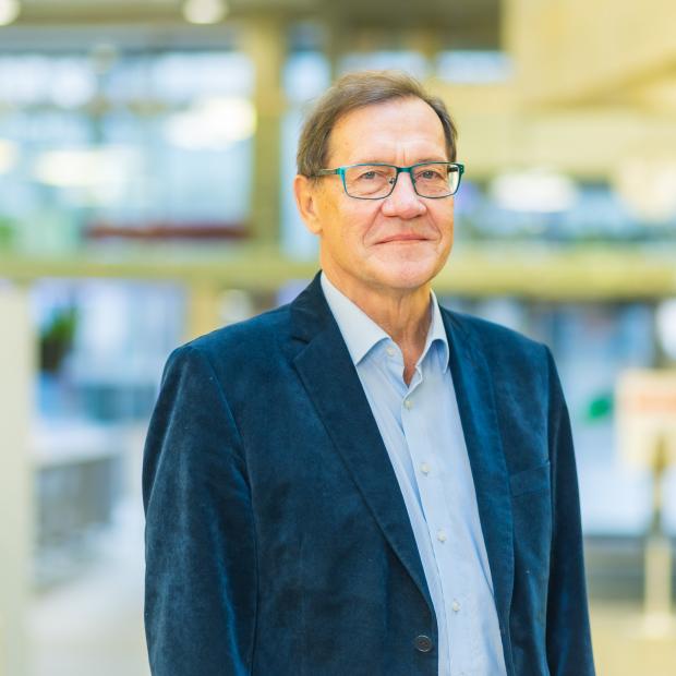 Tallinna Ülikooli Akadeemilise Raamatukogu direktoriks valiti taas Andres Kollist