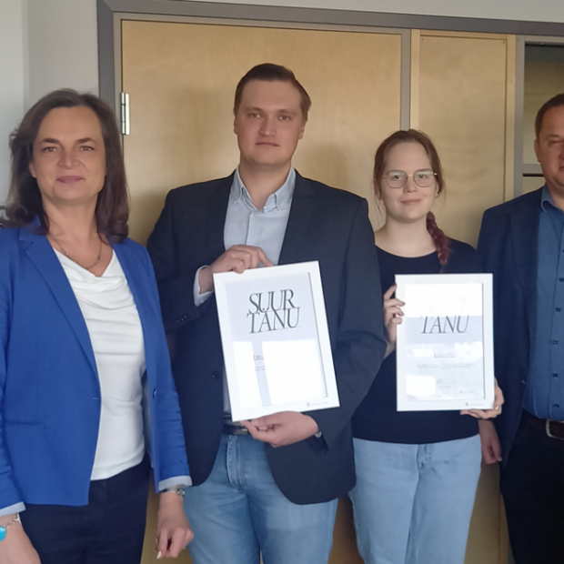 ÜTI tublid tudengid rektori juures vastuvõtul