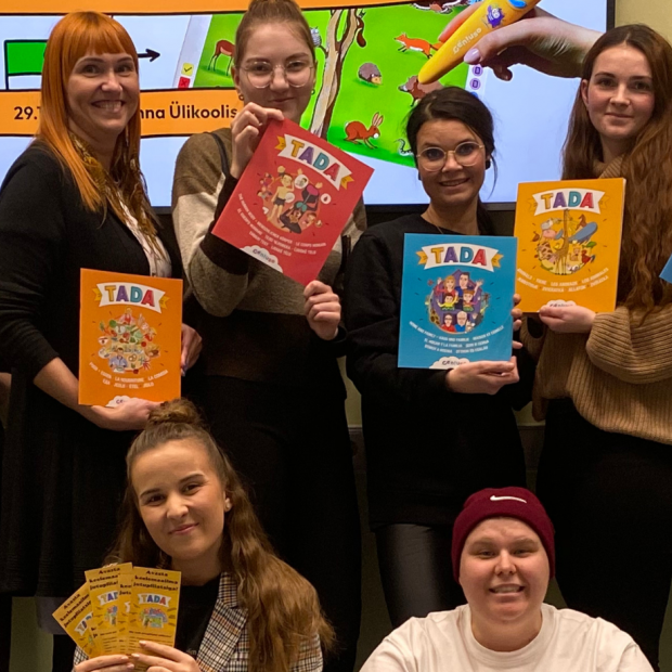 TADA tark raamat ja jutupliiats