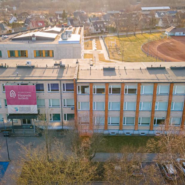 Haapsalu kolledži hustvaade