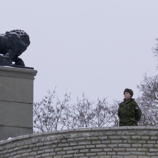 Still frame from Weekend Warriors