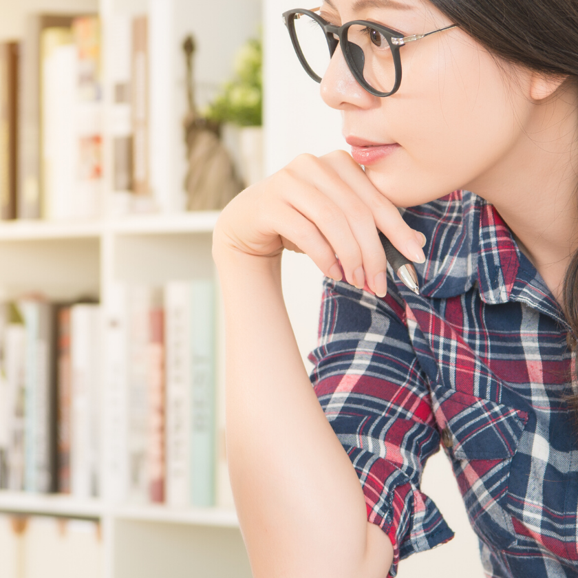 woman working at the desk