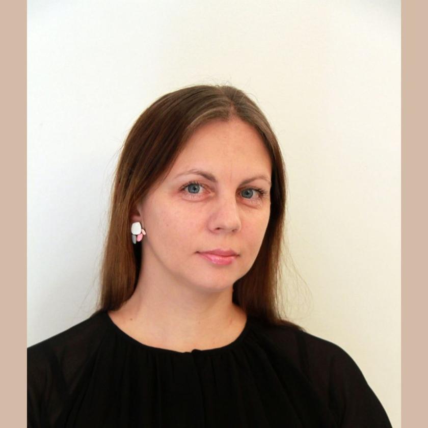 Elina Bone