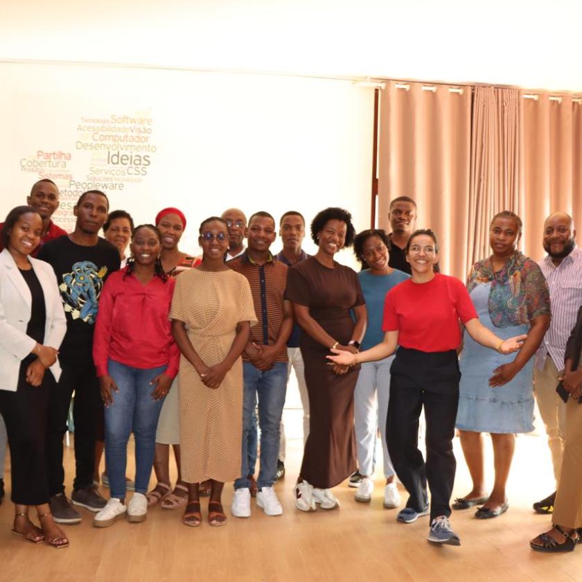 Debora and participants of CIUEM's digital transformation workshop